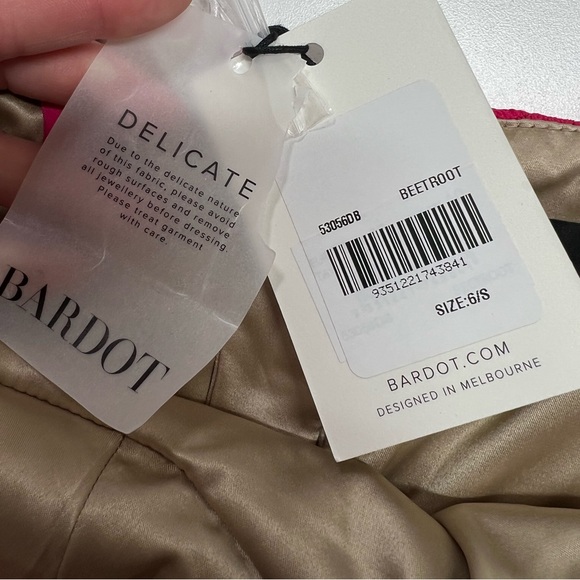 BARDOT Tayla Lace Dress Pink Beetroot New With Tags Size US Small 6 - Picture 8 of 16